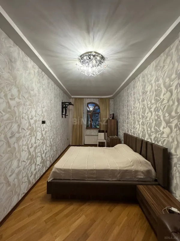 Satılır 6 otaqlı həyət evi 250 m²