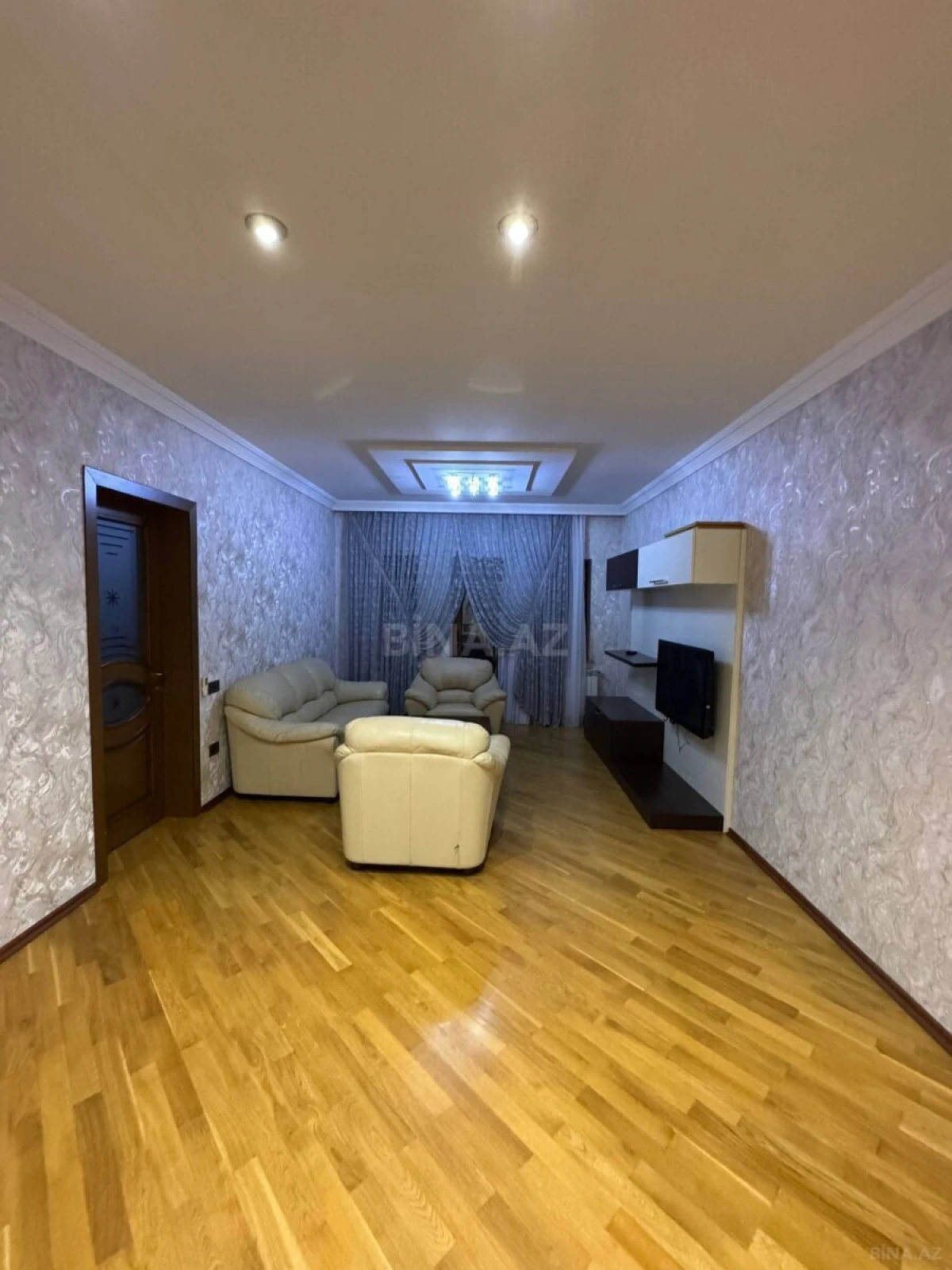 Satılır 6 otaqlı həyət evi 250 m²