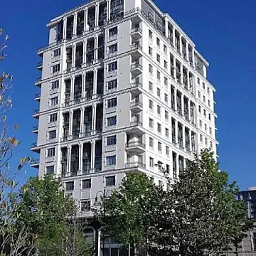 Satılır 4 otaqlı mənzil 245 m²