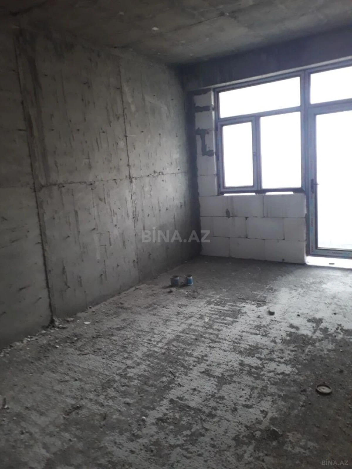 Satılır 4 otaqlı mənzil 245 m²