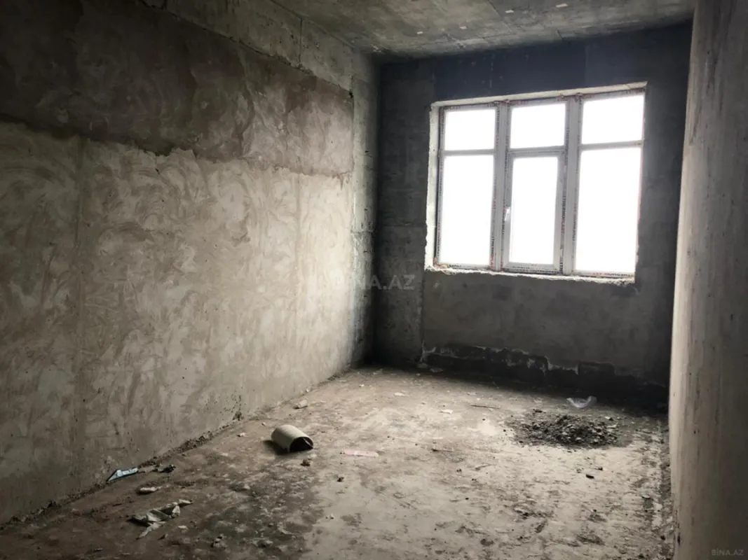 Satılır 4 otaqlı mənzil 245 m²