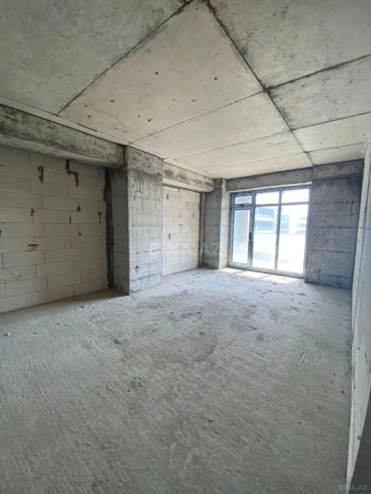 Satılır 3 otaqlı mənzil 98 m²