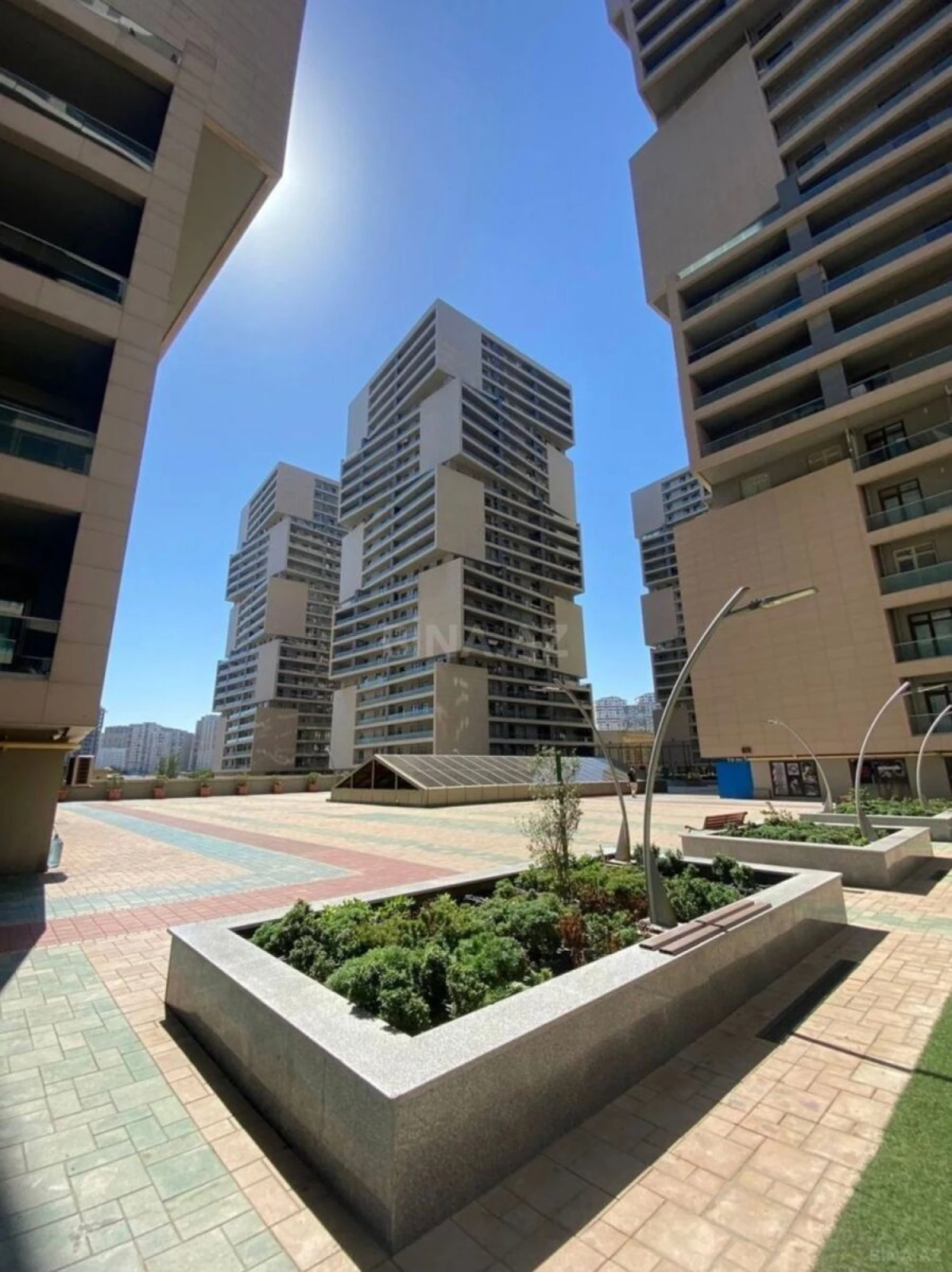 Satılır 3 otaqlı mənzil 98 m²