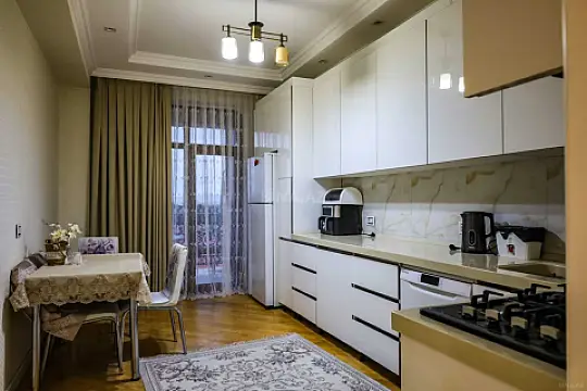 Satılır 3 otaqlı mənzil 113 m²