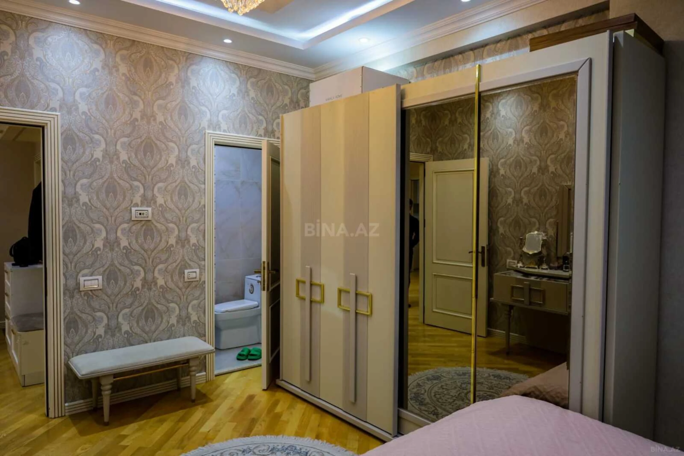 Satılır 3 otaqlı mənzil 113 m²