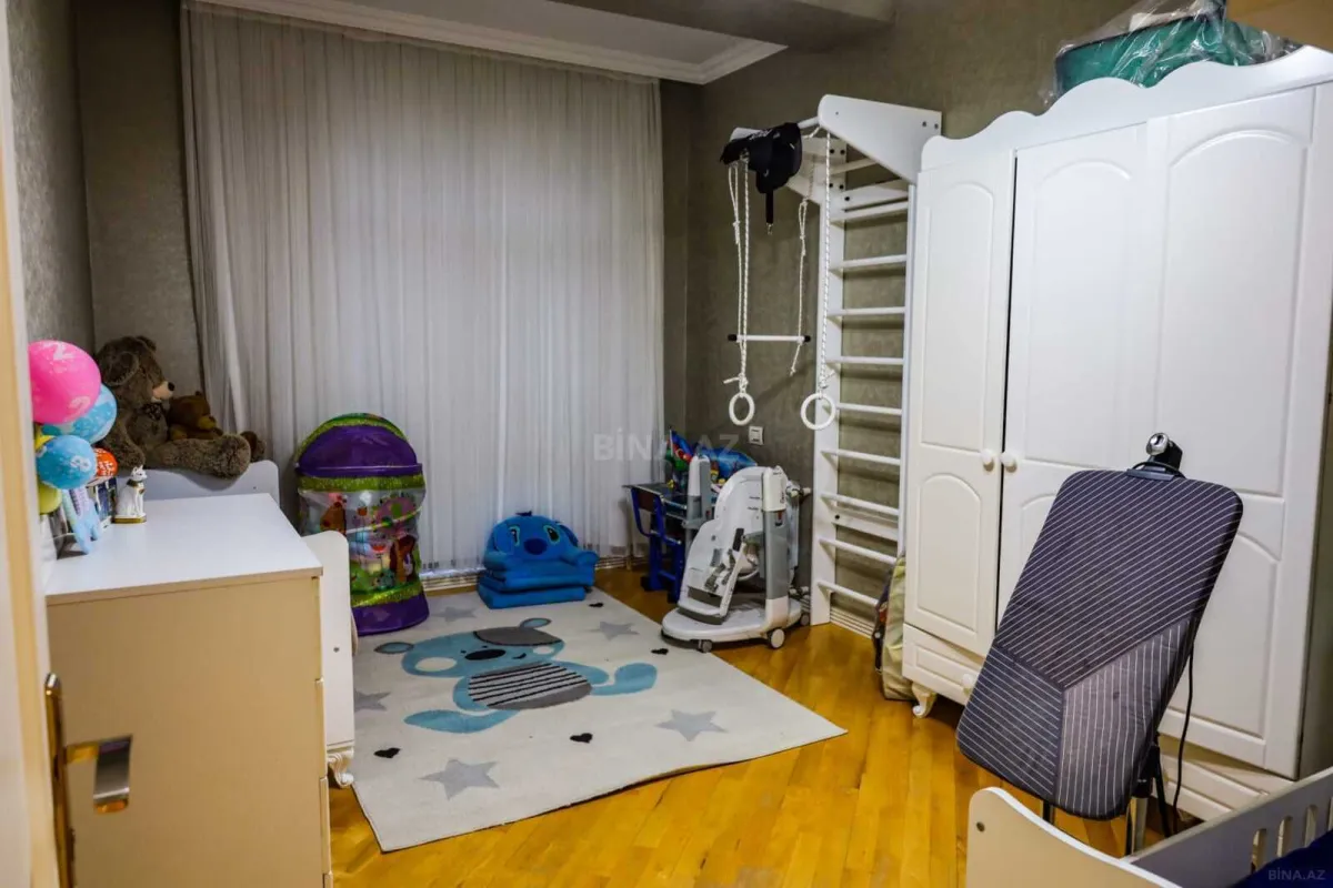 Satılır 3 otaqlı mənzil 113 m²
