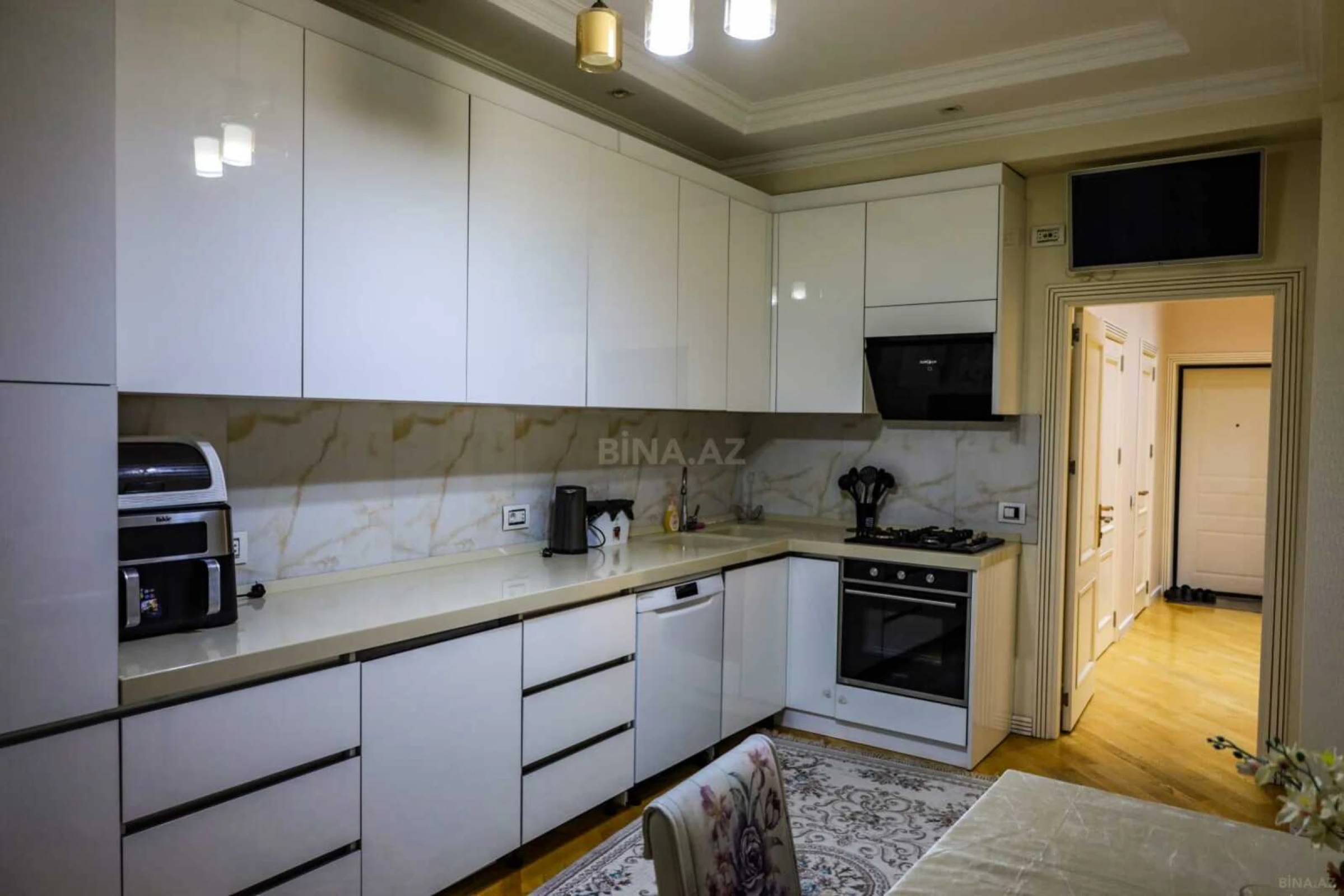 Satılır 3 otaqlı mənzil 113 m²