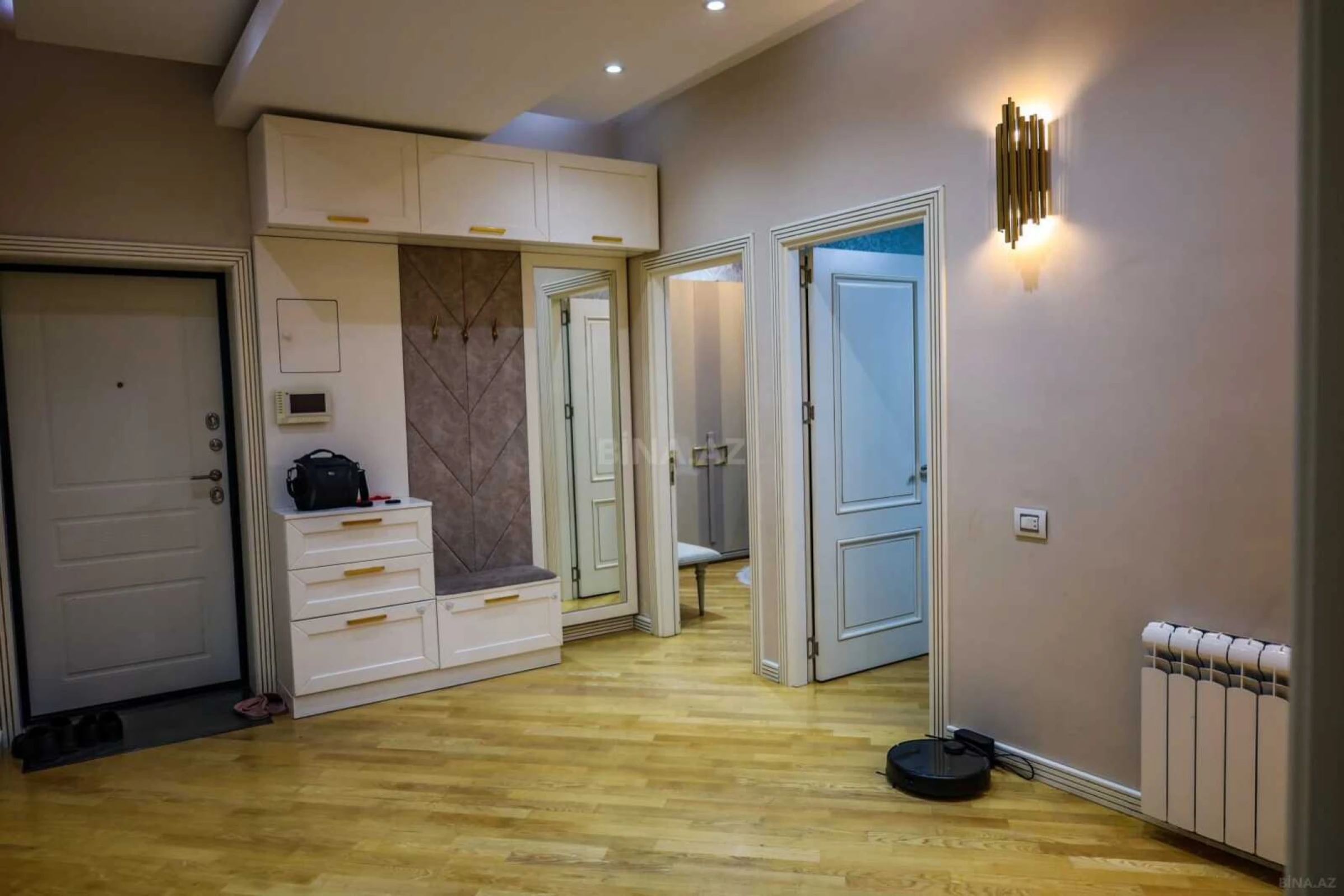 Satılır 3 otaqlı mənzil 113 m²