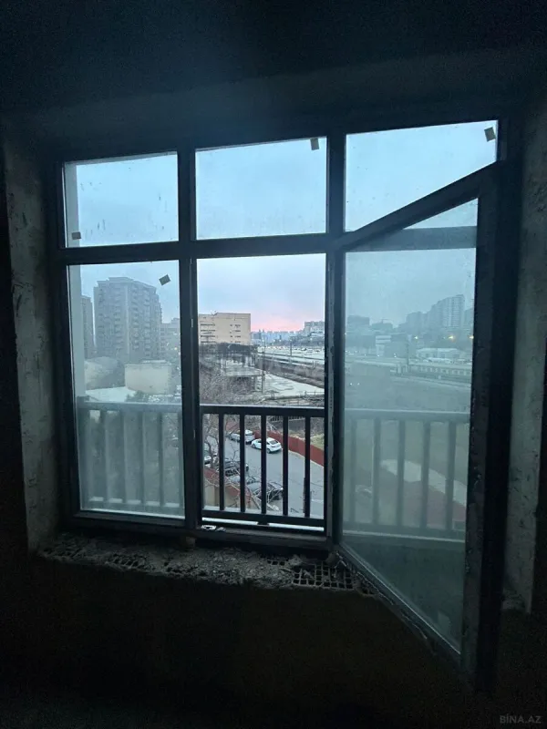 Satılır 2 otaqlı mənzil 84 m²