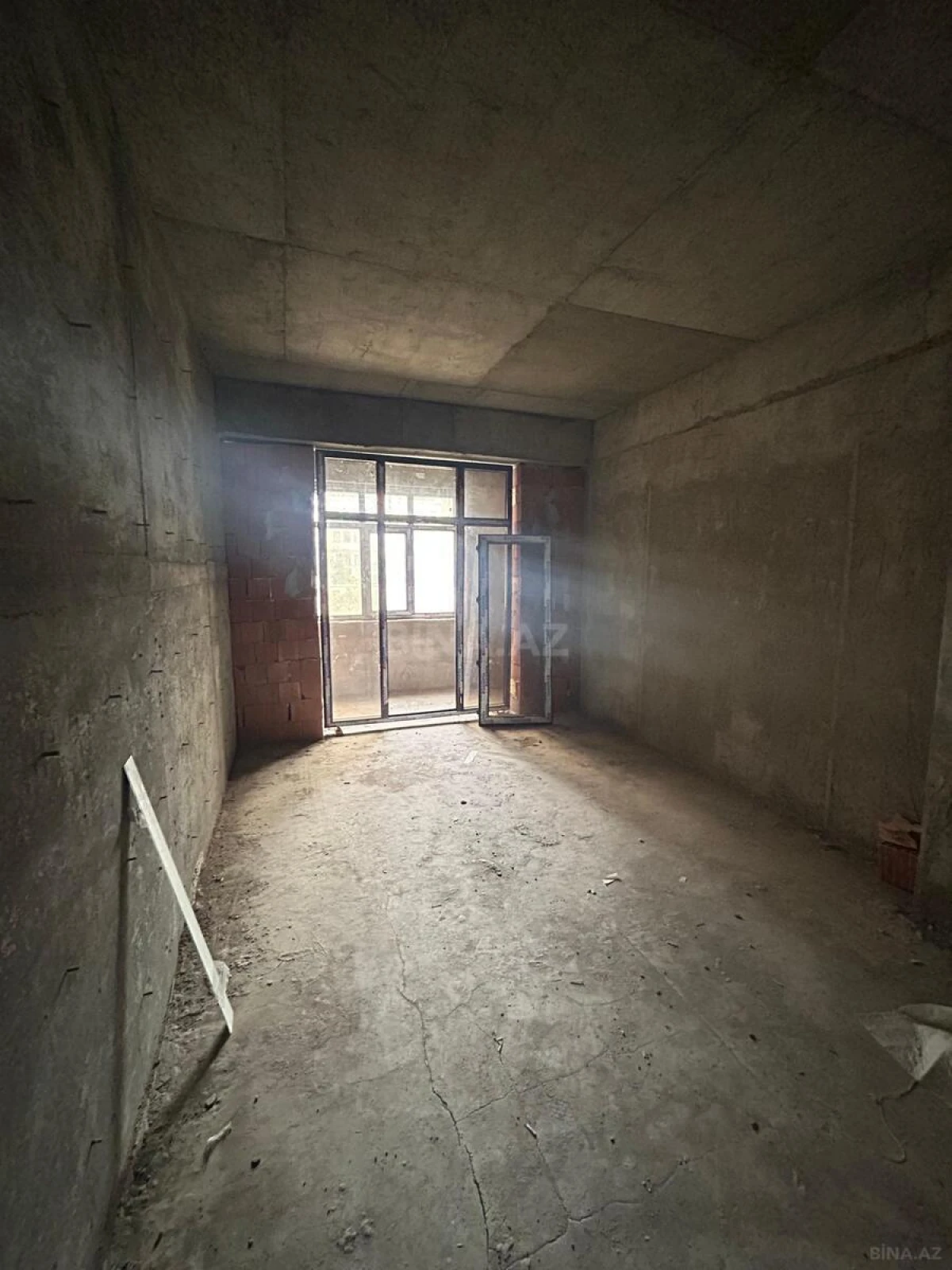 Satılır 2 otaqlı mənzil 84 m²