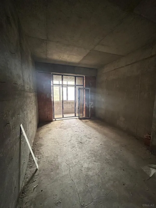 Satılır 2 otaqlı mənzil 84 m²