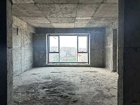 Satılır 3 otaqlı mənzil 175 m²