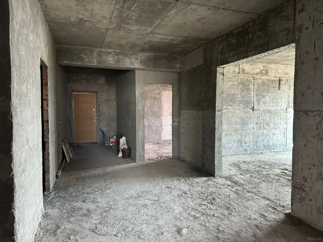 Satılır 3 otaqlı mənzil 175 m²