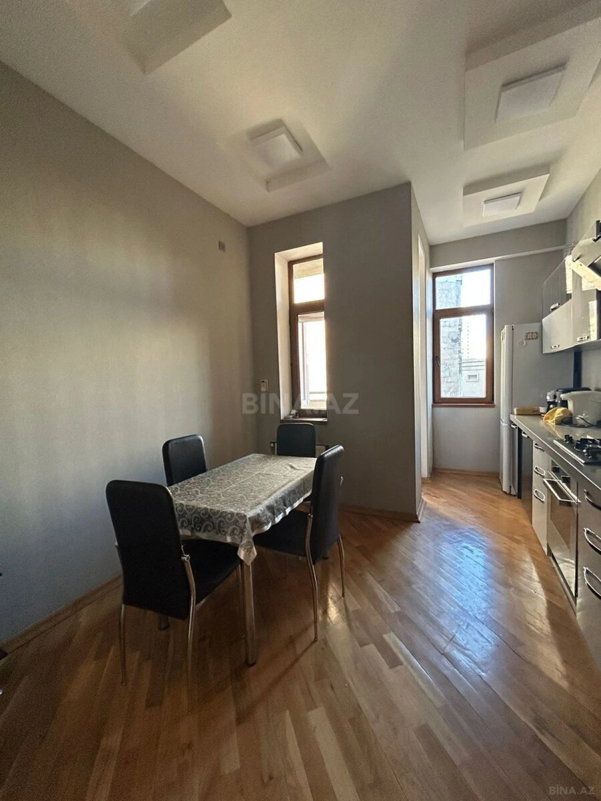 Kirayə verilir 3 otaqlı mənzil 120 m²