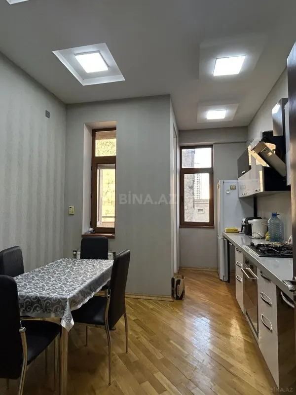 Kirayə verilir 3 otaqlı mənzil 120 m²