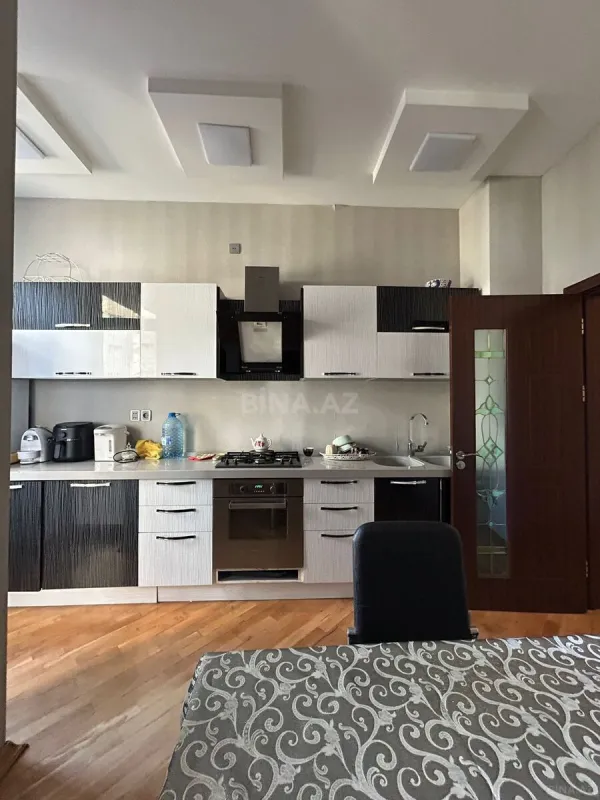 Kirayə verilir 3 otaqlı mənzil 120 m²