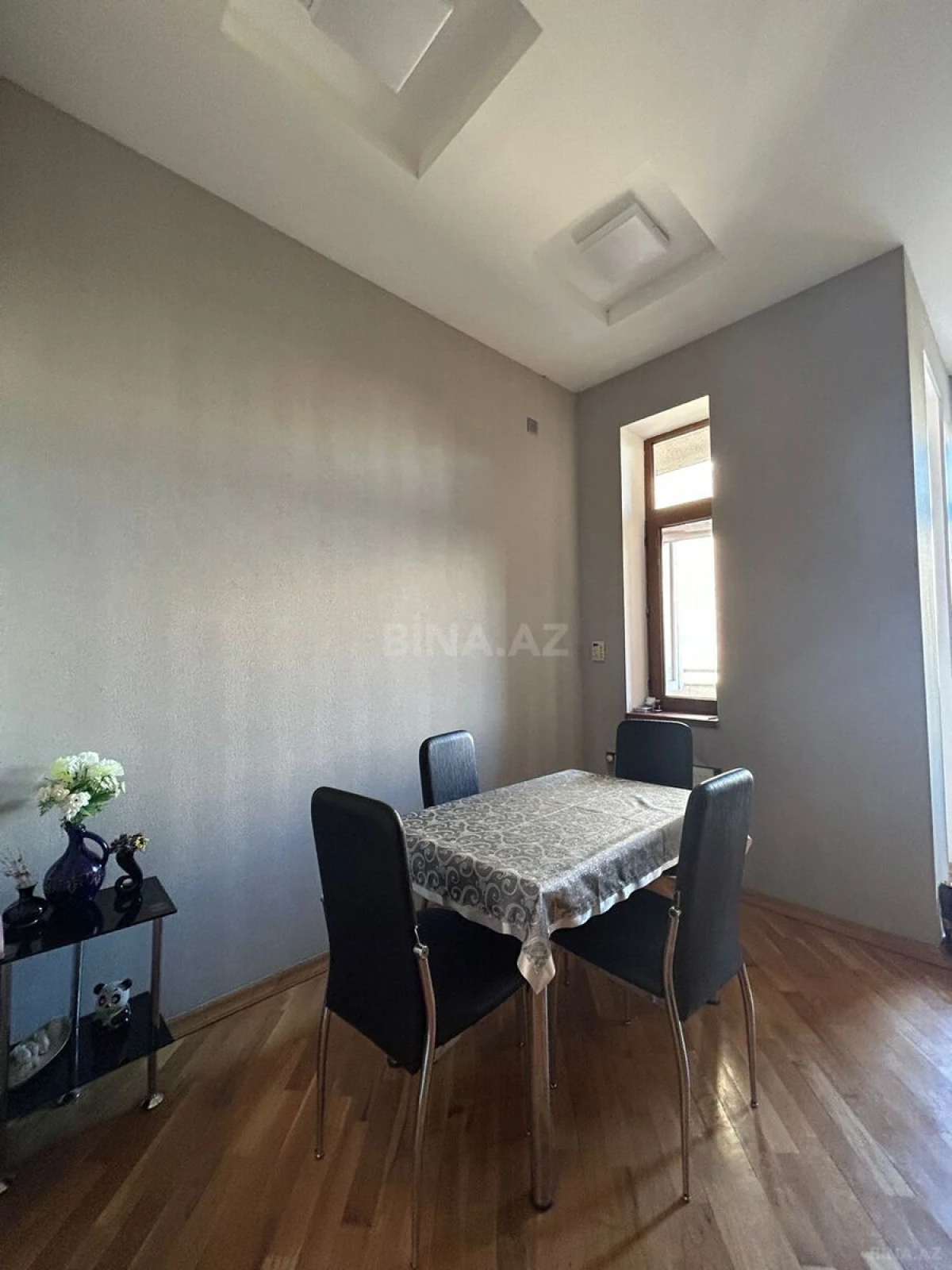Kirayə verilir 3 otaqlı mənzil 120 m²