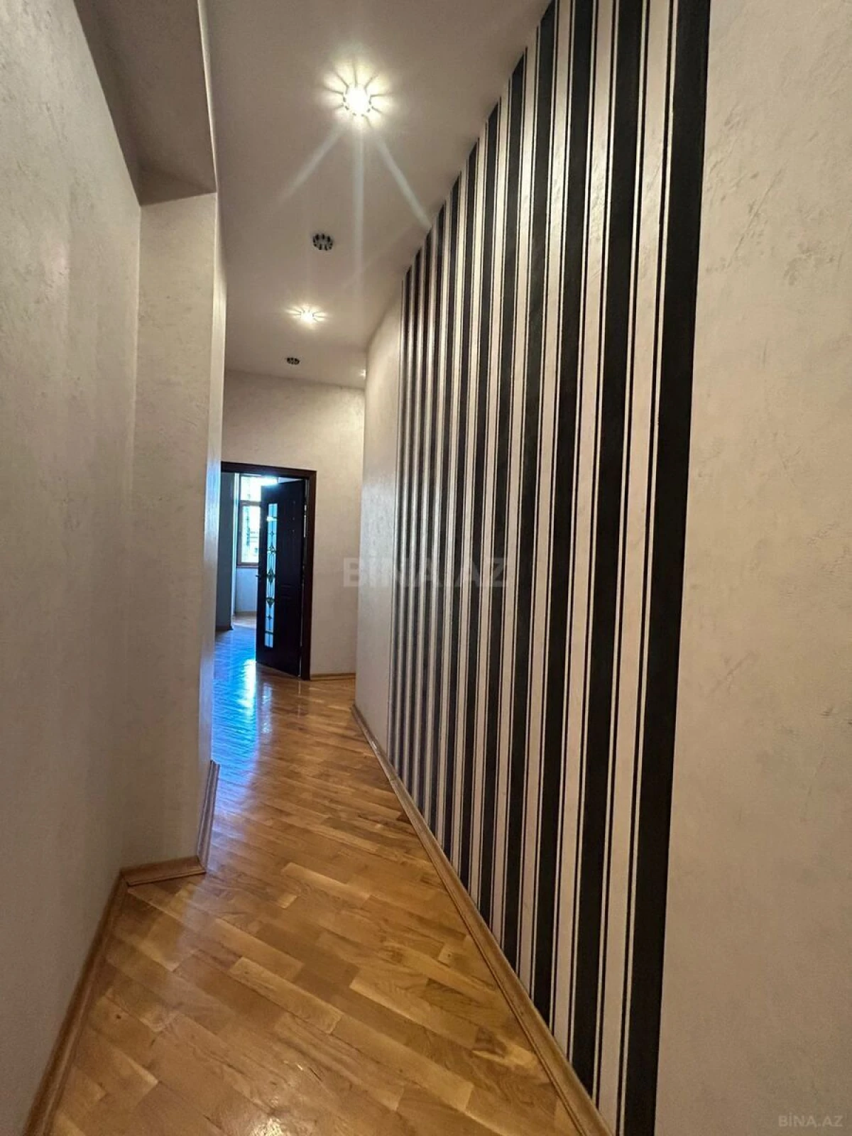 Kirayə verilir 3 otaqlı mənzil 120 m²