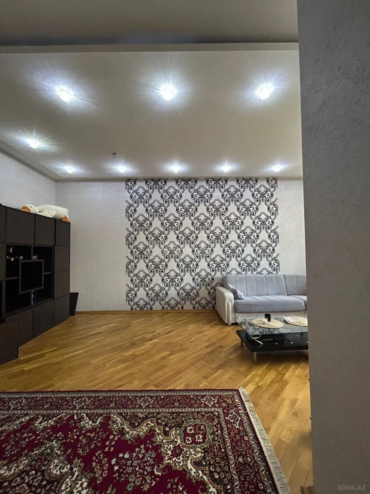 Kirayə verilir 3 otaqlı mənzil 120 m²
