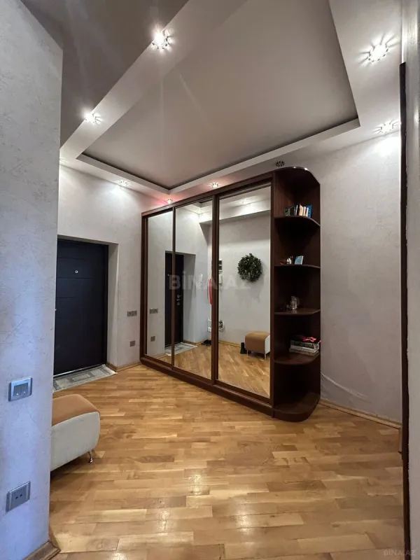 Kirayə verilir 3 otaqlı mənzil 120 m²