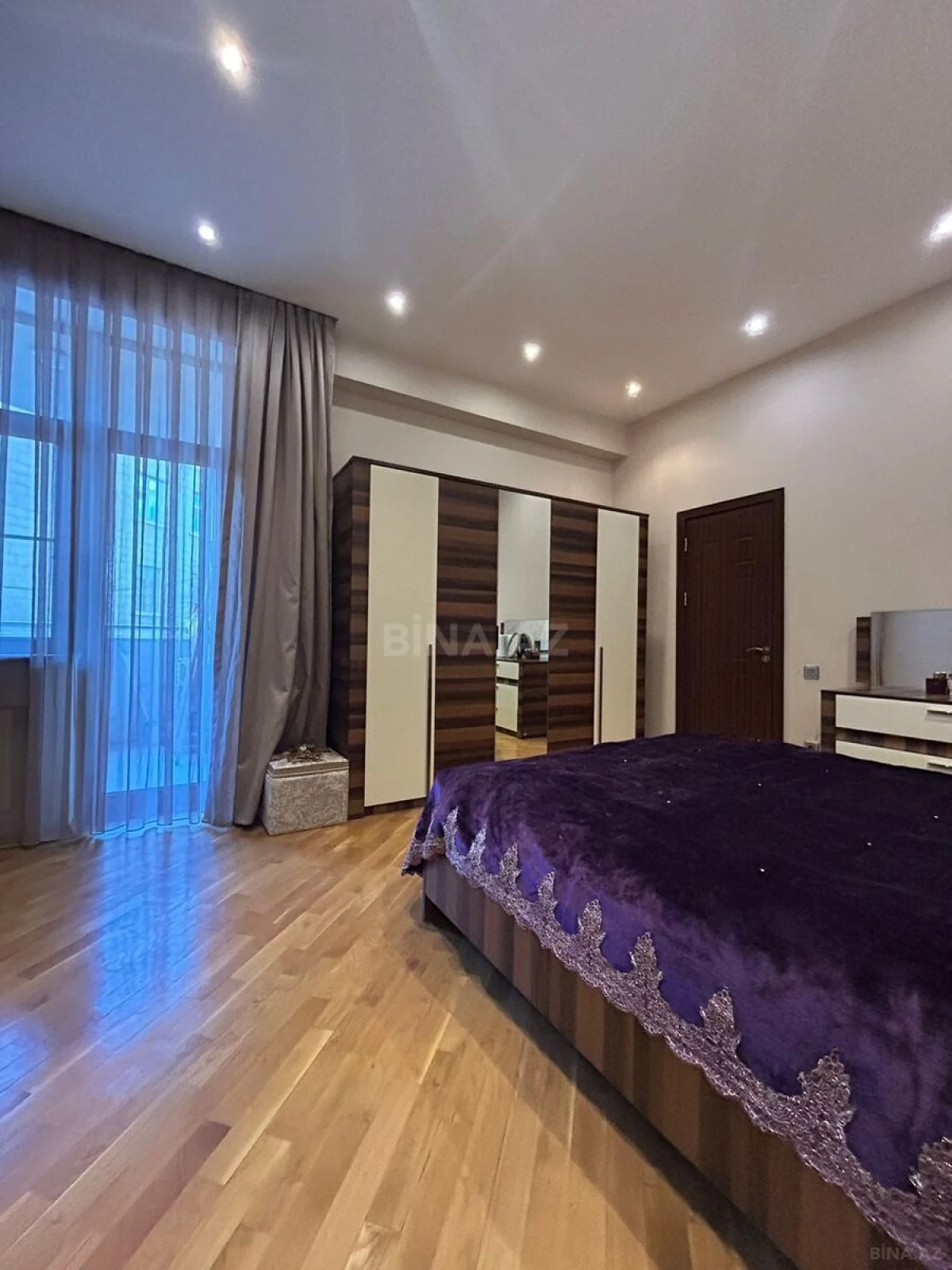 Kirayə verilir 3 otaqlı mənzil 120 m²