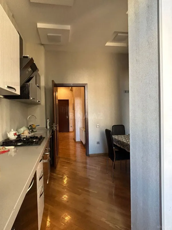 Kirayə verilir 3 otaqlı mənzil 120 m²