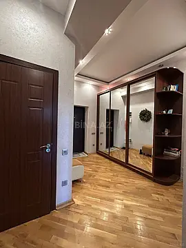 Kirayə verilir 3 otaqlı mənzil 120 m² — Bakı, Memar Əcəmi yanı 3 otaq 120.00 m²