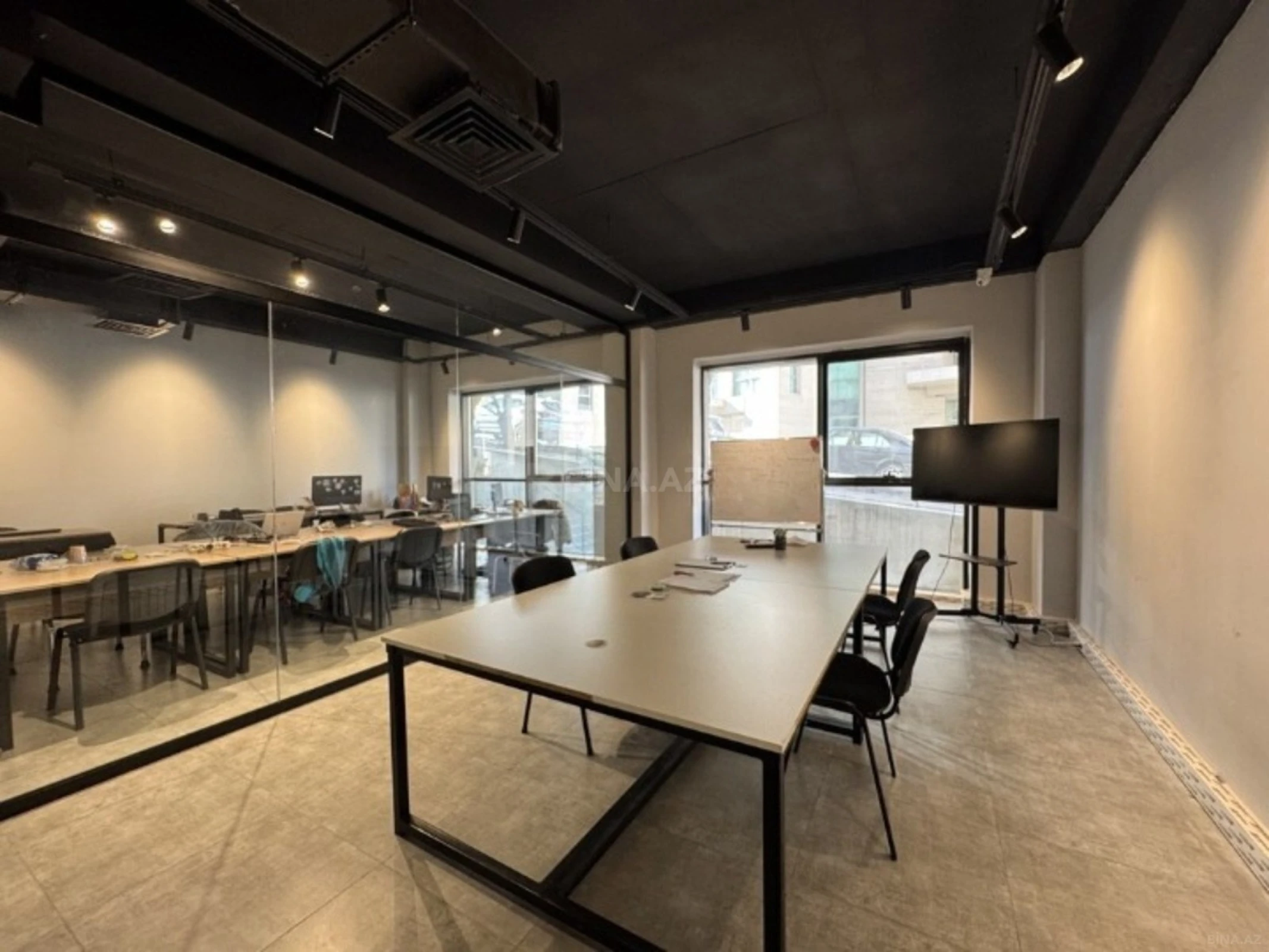 Satılır obyekt 412 m²