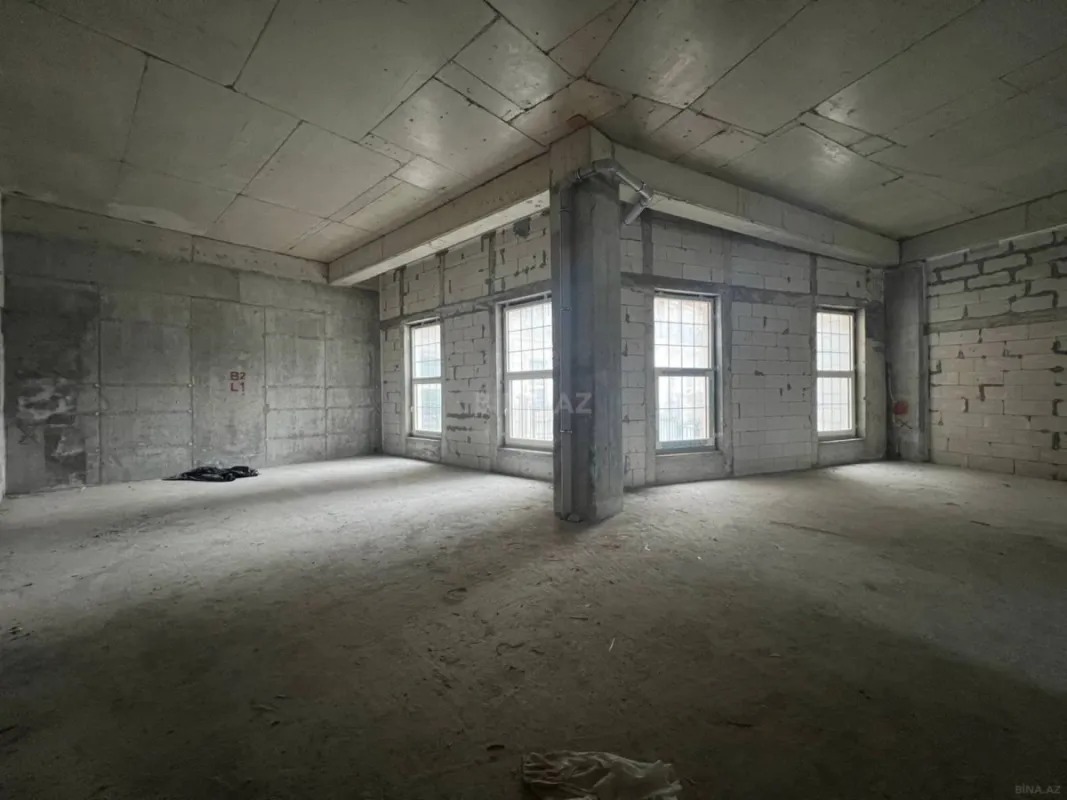 Satılır 5 otaqlı mənzil 159.5 m²