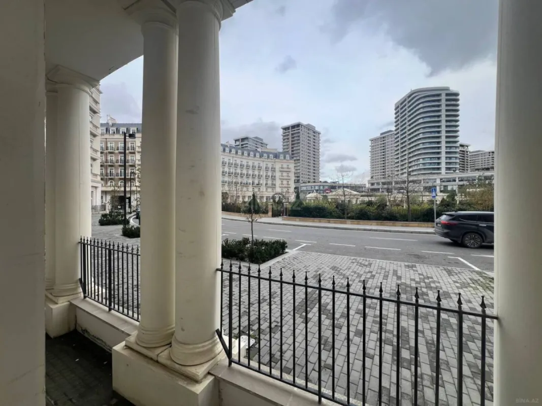 Satılır 5 otaqlı mənzil 159.5 m²