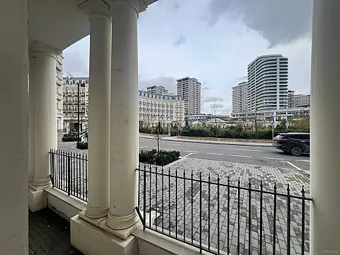 Satılır 5 otaqlı mənzil 159.5 m²