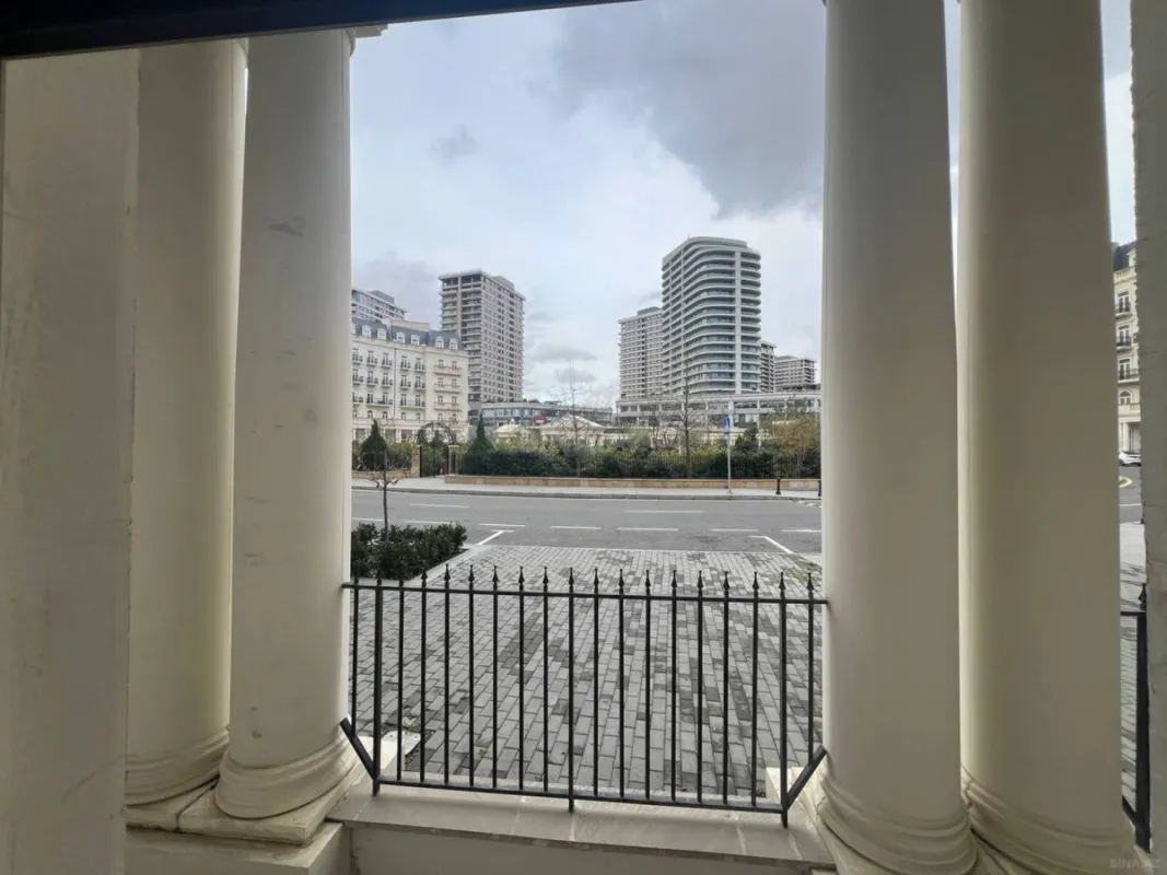 Satılır 5 otaqlı mənzil 159.5 m²