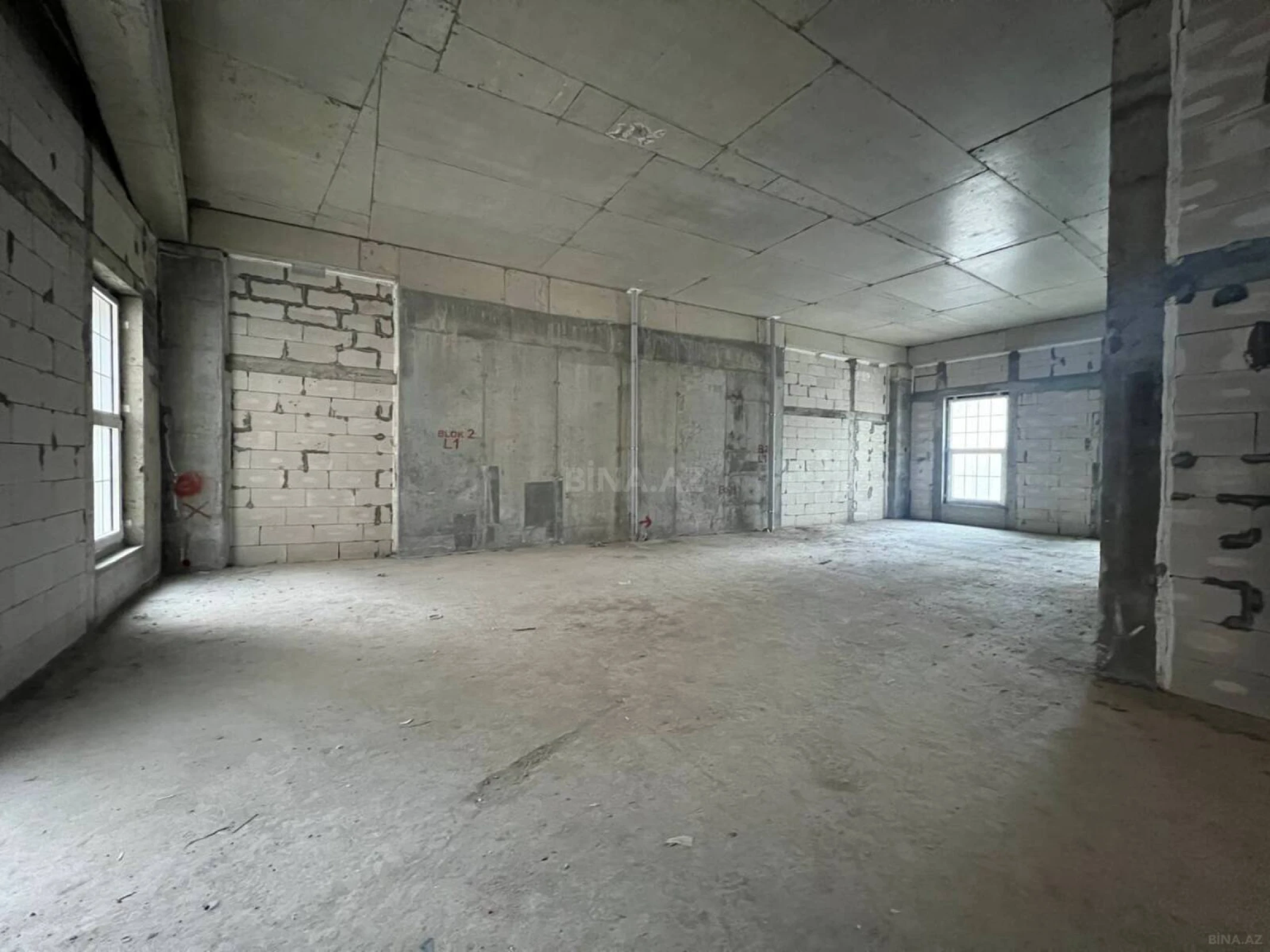 Satılır 5 otaqlı mənzil 159.5 m²