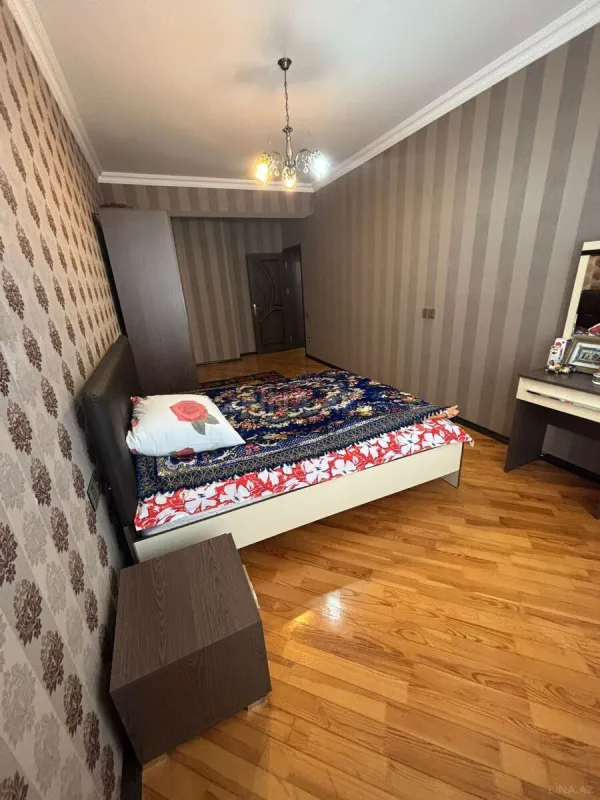 Kirayə verilir 2 otaqlı mənzil 100 m²