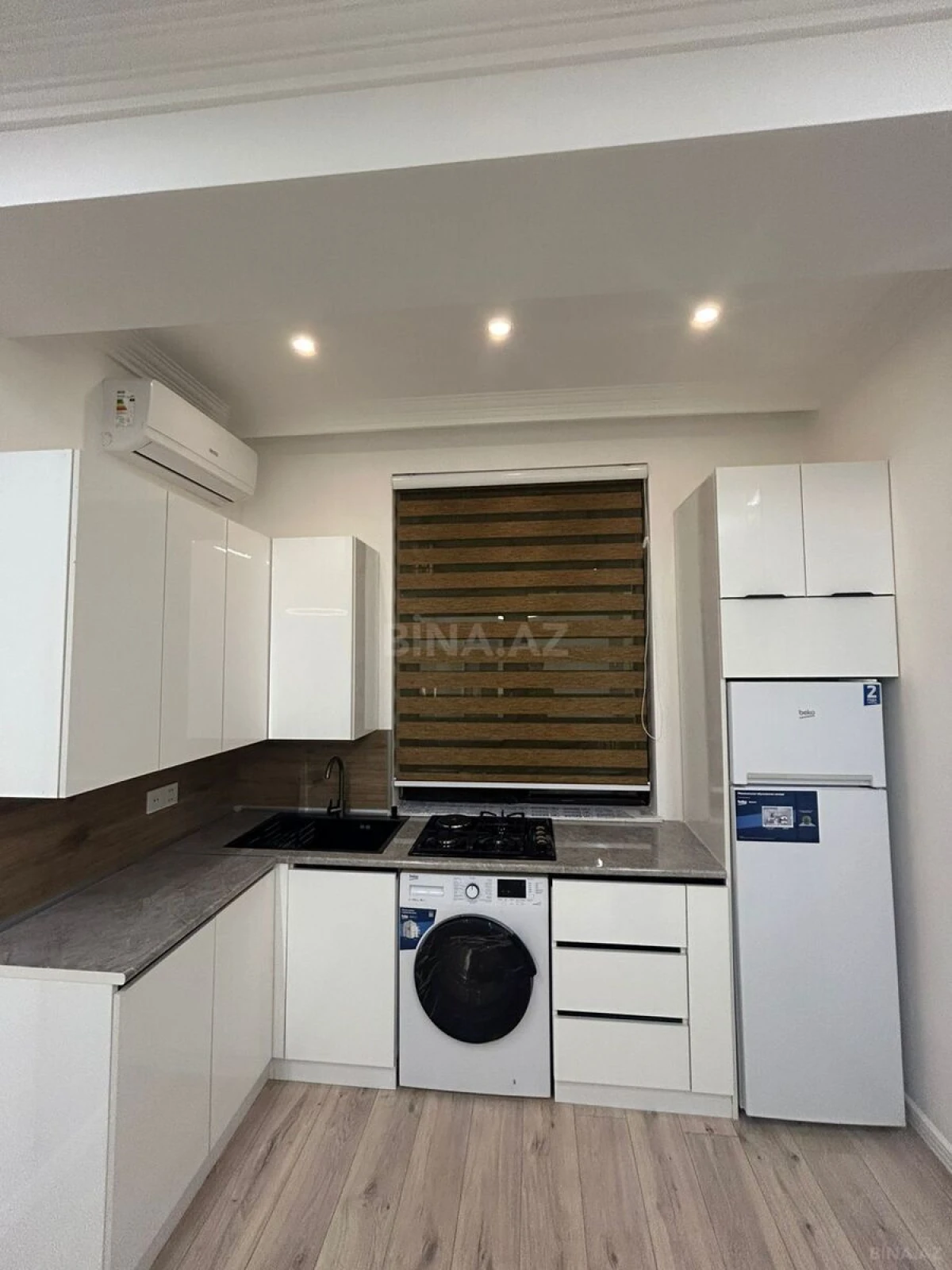 Satılır 2 otaqlı mənzil 59 m²