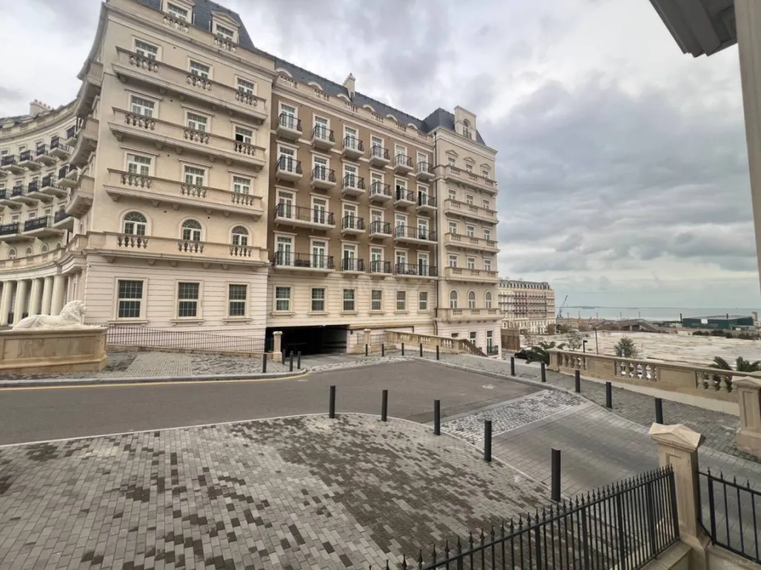 Satılır 4 otaqlı mənzil 113.1 m²