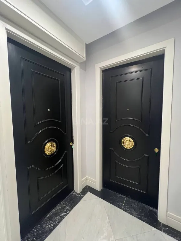 Satılır 4 otaqlı mənzil 113.1 m²