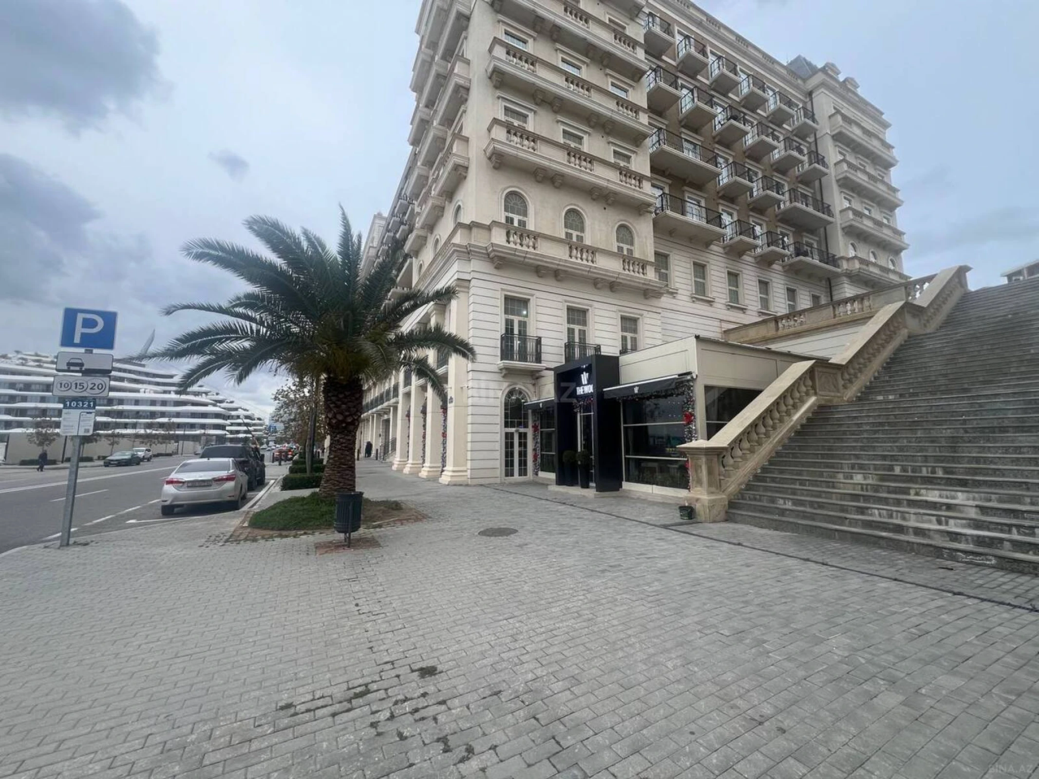 Satılır 4 otaqlı mənzil 113.1 m²