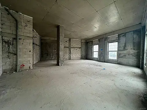 Satılır 4 otaqlı mənzil 113.1 m²