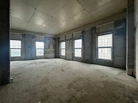 Satılır 4 otaqlı mənzil 113.1 m²