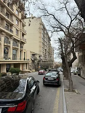 Satılır obyekt 140 m²