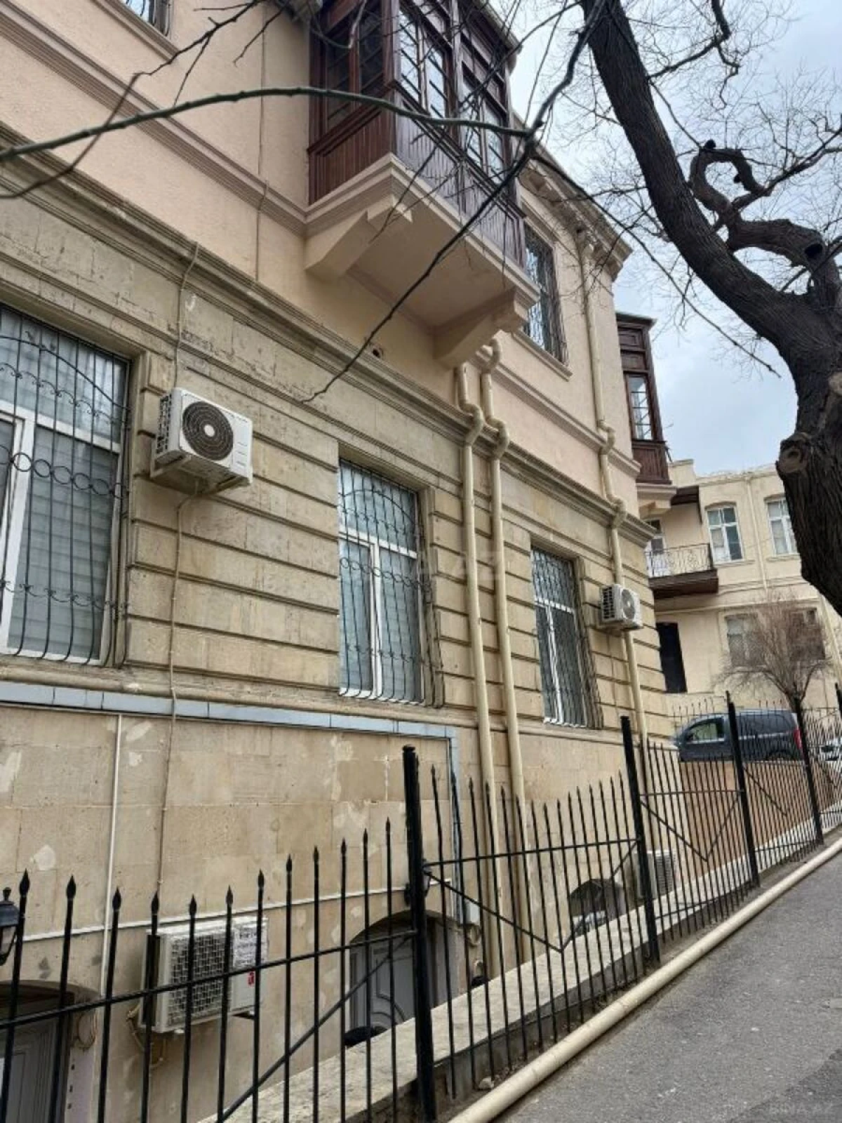 Satılır obyekt 140 m²