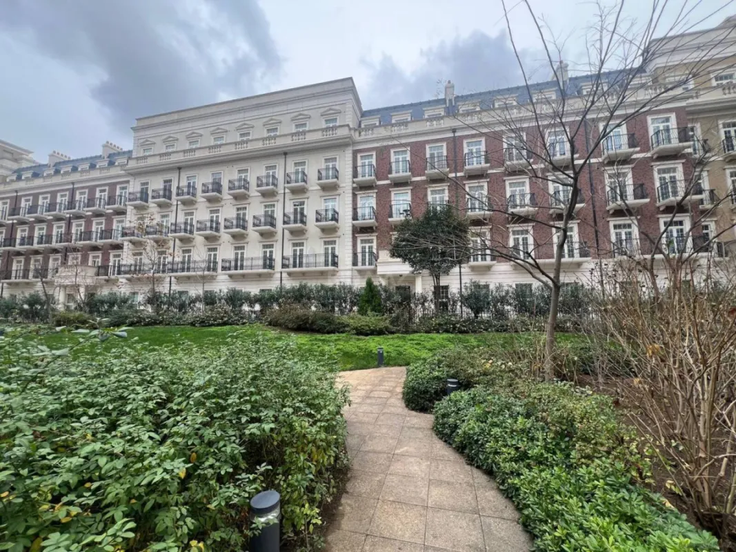 Satılır 3 otaqlı mənzil 92.7 m²