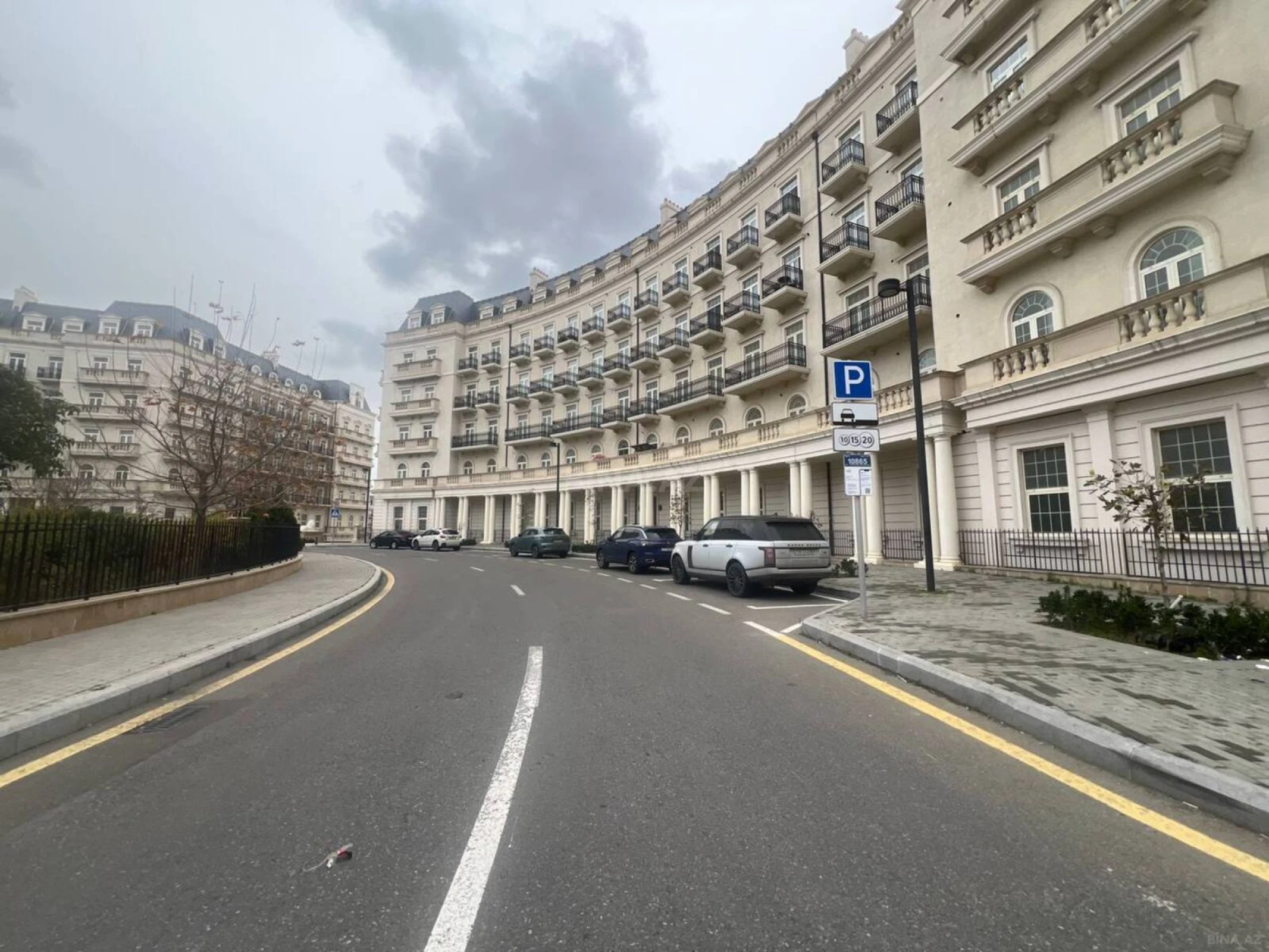 Satılır 3 otaqlı mənzil 92.7 m²