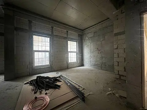 Satılır 3 otaqlı mənzil 92.7 m²