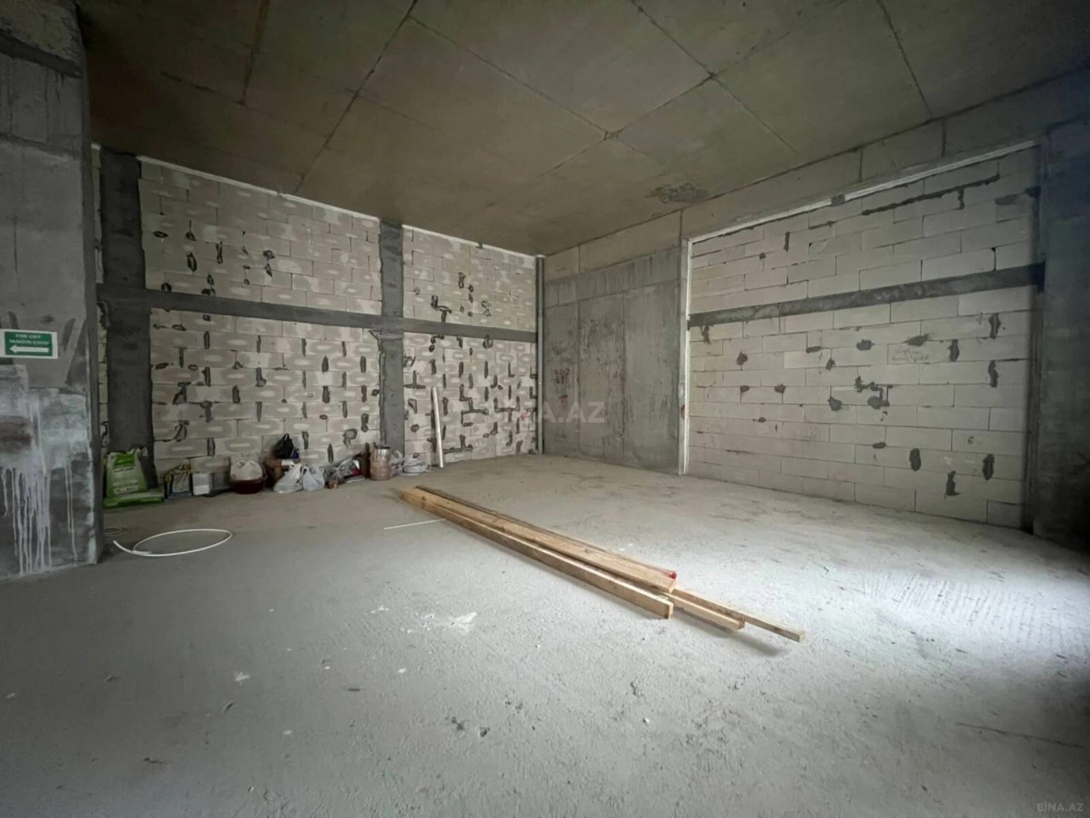 Satılır 3 otaqlı mənzil 92.7 m²