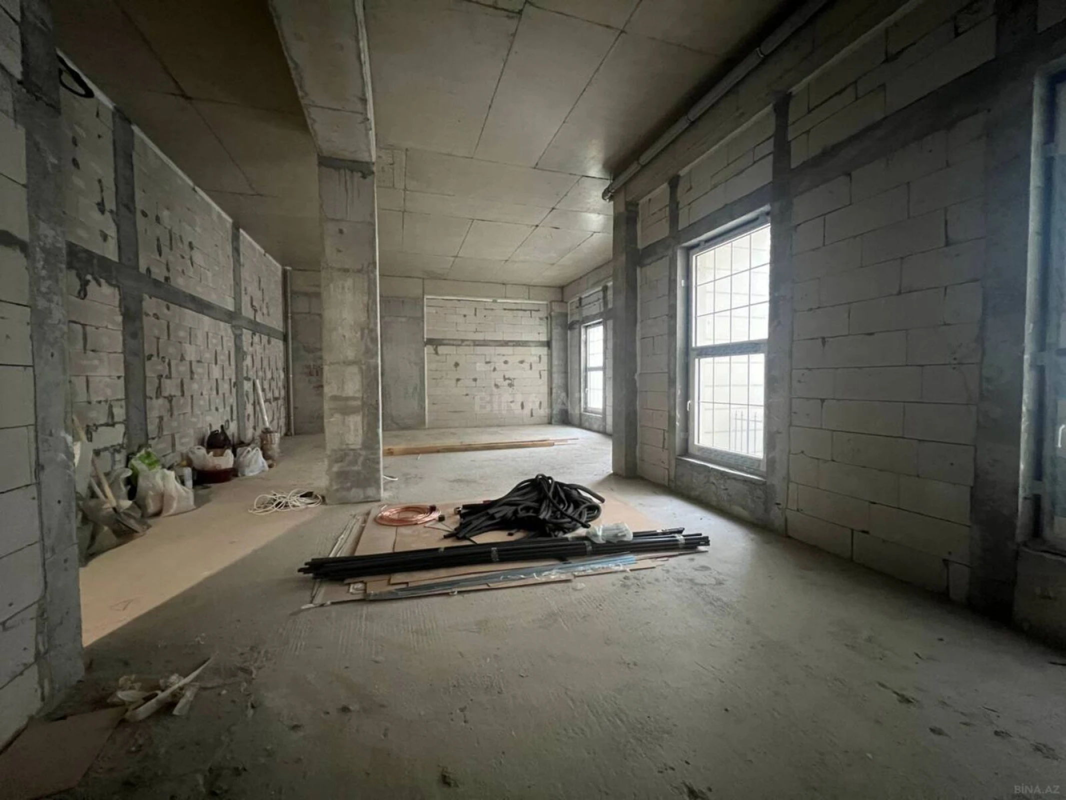 Satılır 3 otaqlı mənzil 92.7 m²