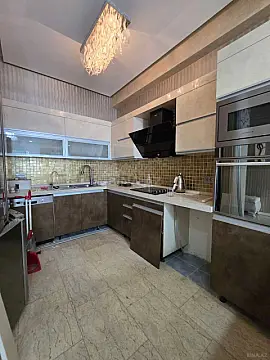 Satılır 3 otaqlı mənzil 115 m²