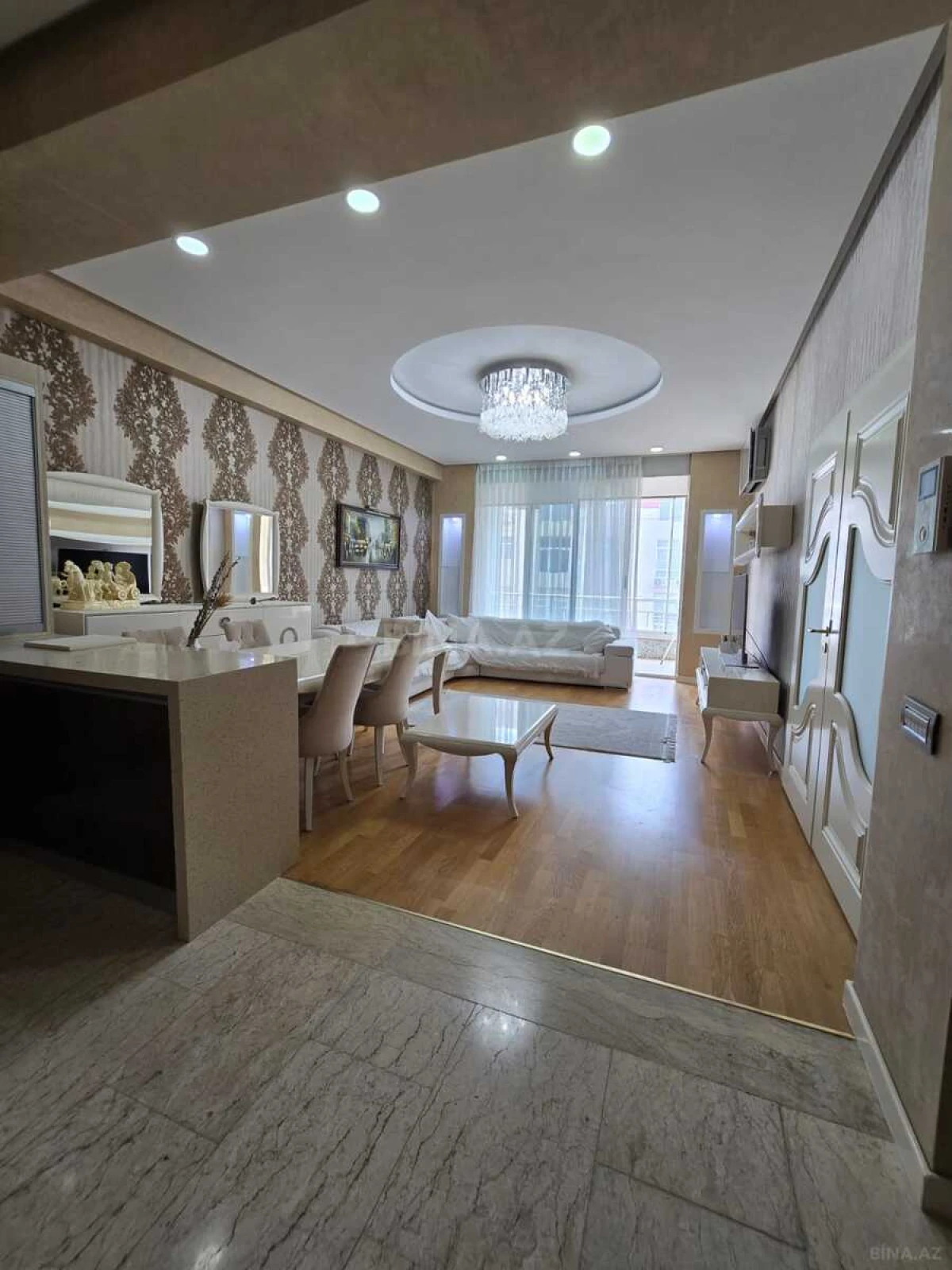 Satılır 3 otaqlı mənzil 115 m²