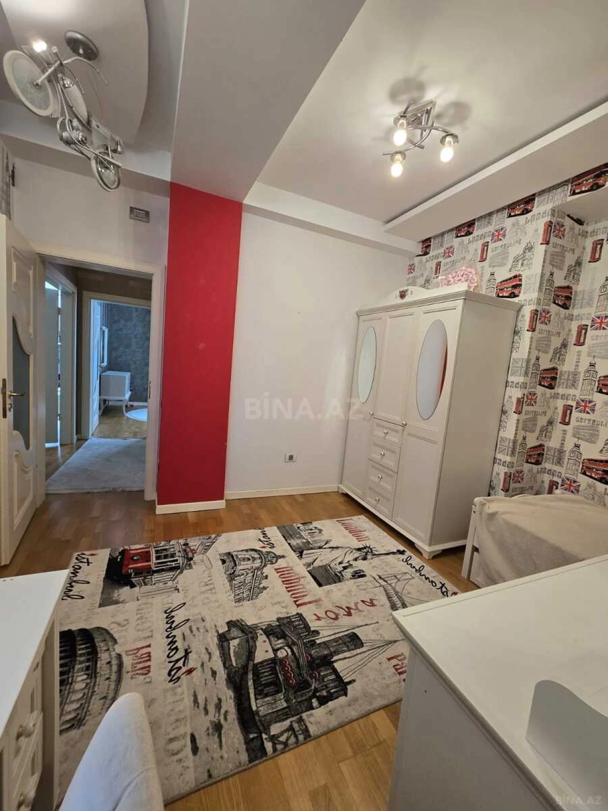 Satılır 3 otaqlı mənzil 115 m²